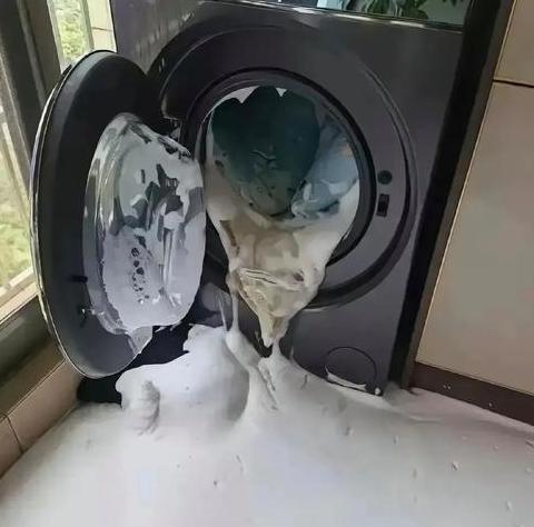 滚筒洗衣机洗一件衣服甩不干