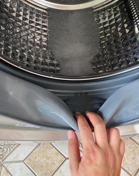 滚筒洗衣机胶圈清洁技巧分享