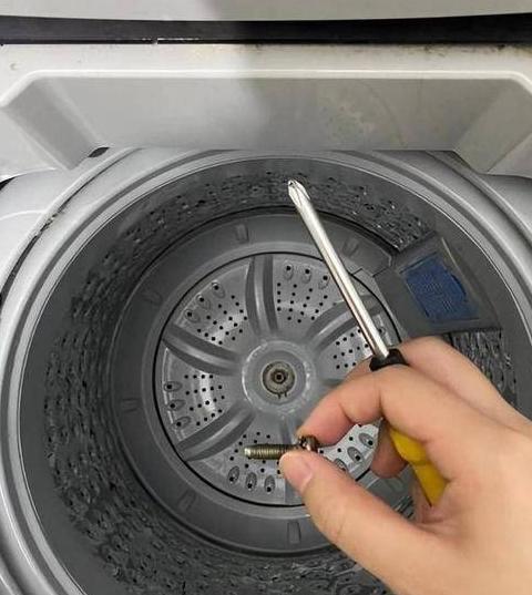 滚筒洗衣机放水后流水原因及解决方法全解析