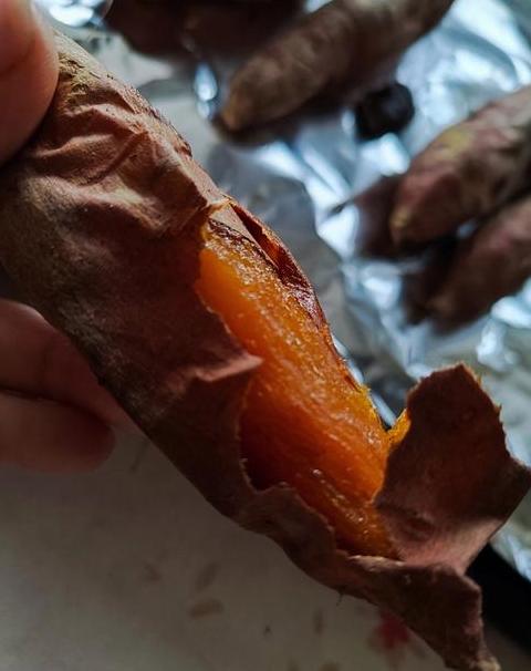 电烤箱烤红薯教程：简单香甜家常味