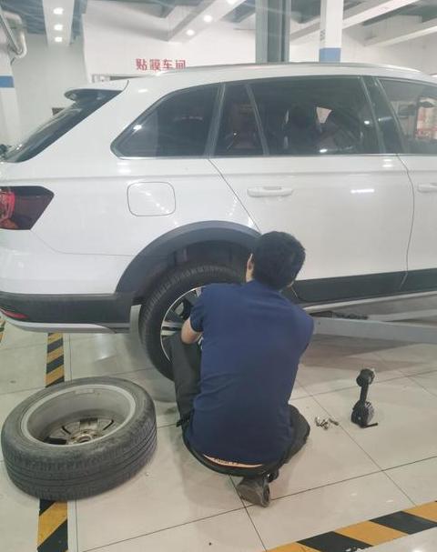 车胎255/45R20尺寸含义及更换指南