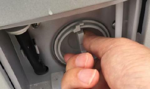 海尔滚筒洗衣机过滤器清洗与排水泵检查指南